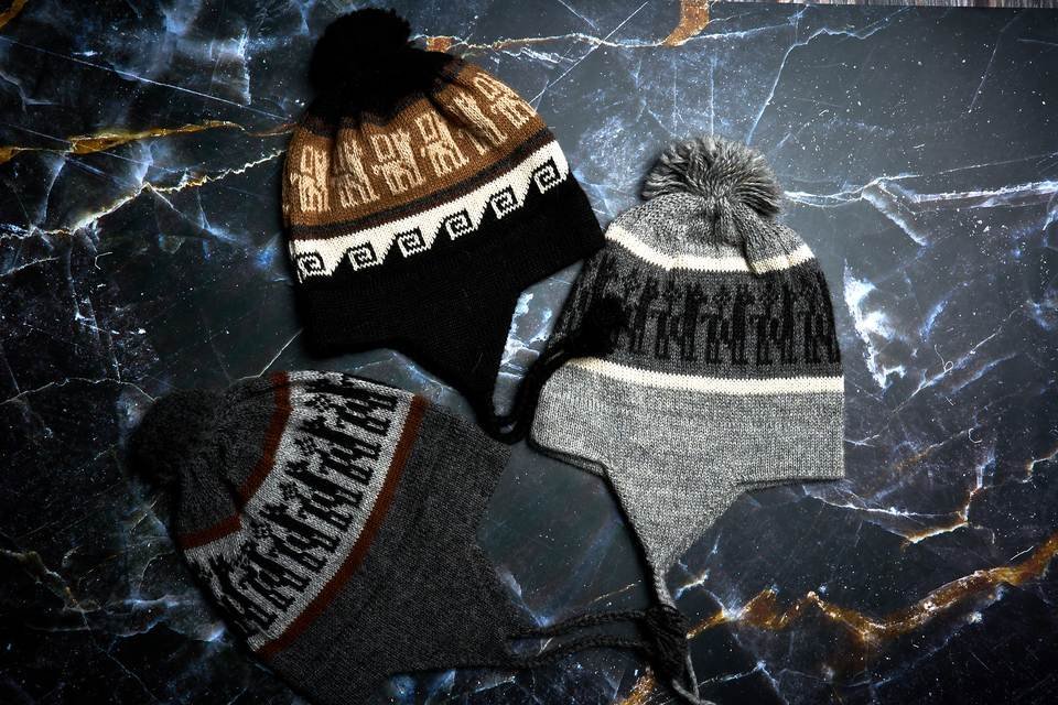 Gorros con pompón · familia visual documentada