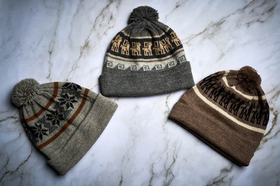 Gorros con pompón · familia visual documentada, variante