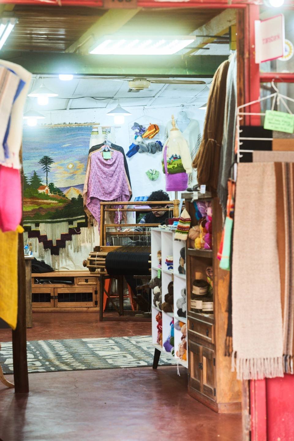 Acceso al taller y tienda Papiteje en Los Dominicos